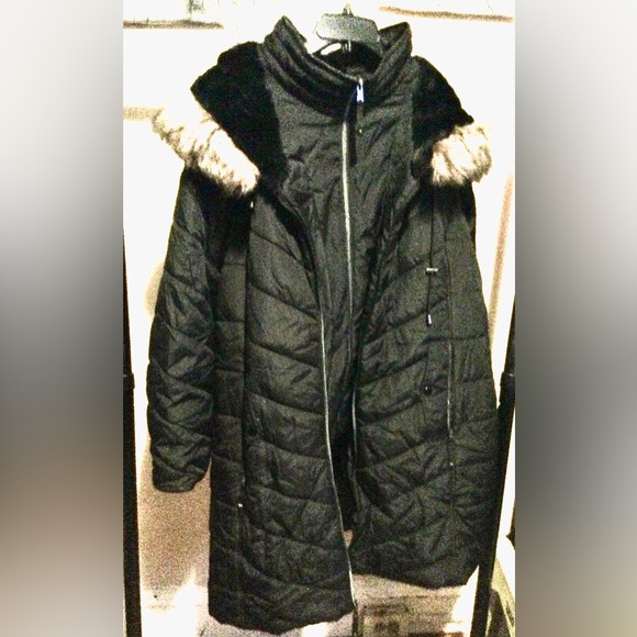 Black long coat with fur in and around the hood - Picture 2 of 5